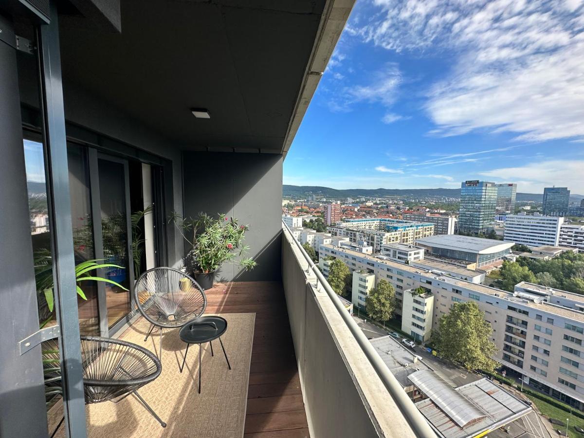 Skyline Elegance With Free Parking Apartmán Bratislava